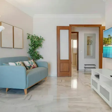 Bonito Piso En Primera Linea De Playa En Estepona