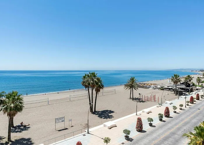 Bonito Piso En Primera Linea De Playa En * Estepona