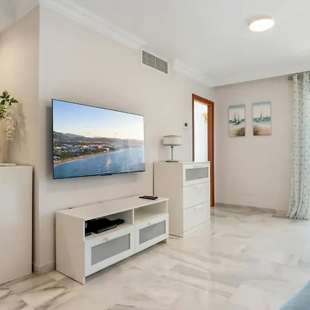 Bonito Piso En Primera Línea De Playa En Apartamento