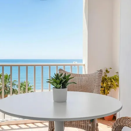 Bonito Piso En Primera Linea De Playa En